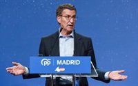 Feijóo admite que el PP está "valorando" fichar al alcalde de Badajoz, de Ciudadanos, como candidato en las municipales
