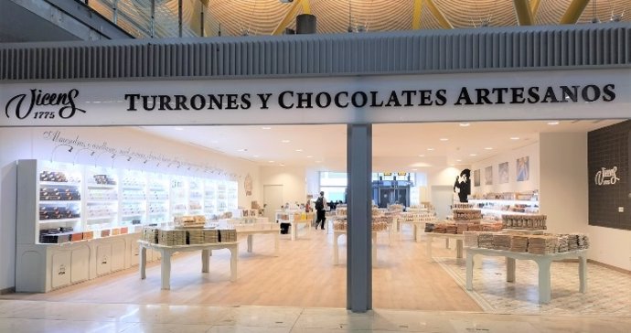 Torrons Vicens abre sus puertas en zona de embarque de la Terminal T4 de Madrid-Barajas.