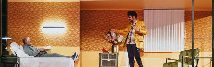 Archivo - Escena de Los farsantes, protagonizada por el actor Javier Cámara.