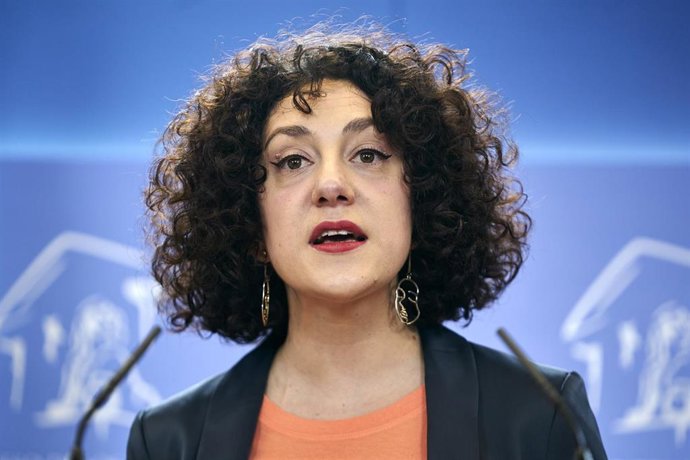 La diputada de Unidas Podemos y portavoz de En Comú Podem en el Congreso, Aina Vidal, durante una rueda de prensa posterior a la Junta de Portavoces, en el Congreso de los Diputados, a 13 de diciembre de 2022, en Madrid (España).