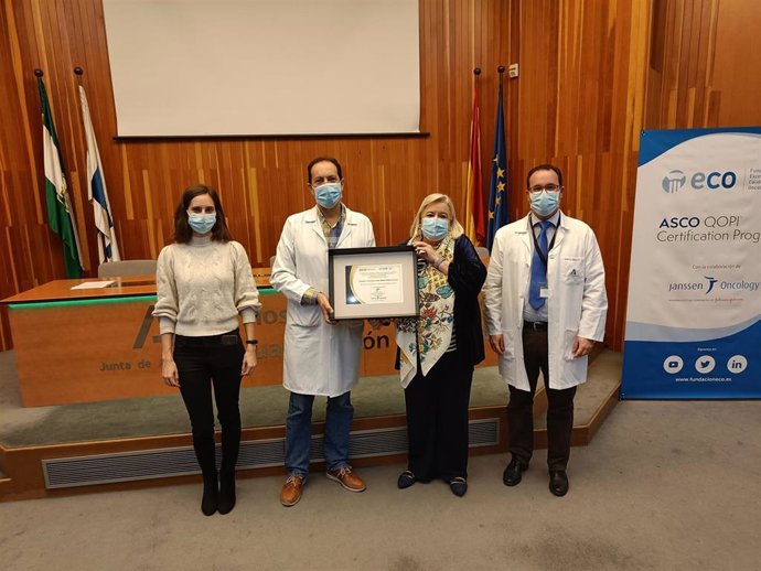 El Servicio de Oncología Médica del Hospital Universitario Juan Ramón Jiménez de Huelva ha recibido este martes la certificación QOPI (Quality Oncology Practice Iniciative).