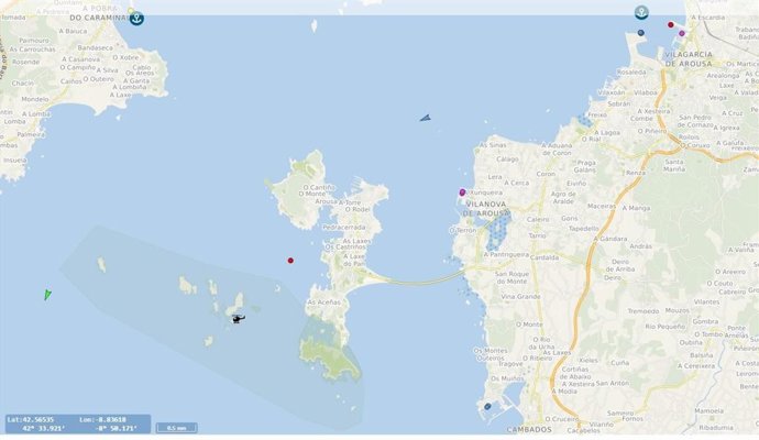 Posición de la Salvamar Sargadelos y del helicóptero para detectar el origen del vertido de chapapote a 13 de diciembre de 2022p