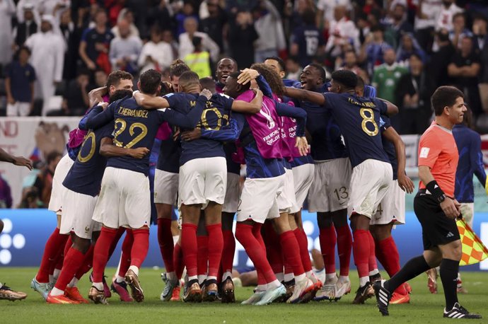 Players of France celebrate the victory following the FIFA World Cup 2022, Quarter-final football match between England and France on December 10, 2022 at Al Bayt Stadium in Al Khor, Qatar - Photo Jean Catuffe / DPPI