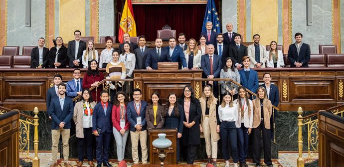 Visita de los alumnos del Programa para el Fortalecimiento de la Función Pública en América Latina al Congreso de los Diputados