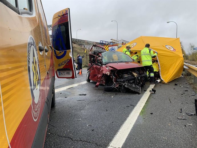 Heridos dos conductores al colisionar sus vehículos en Villaverde