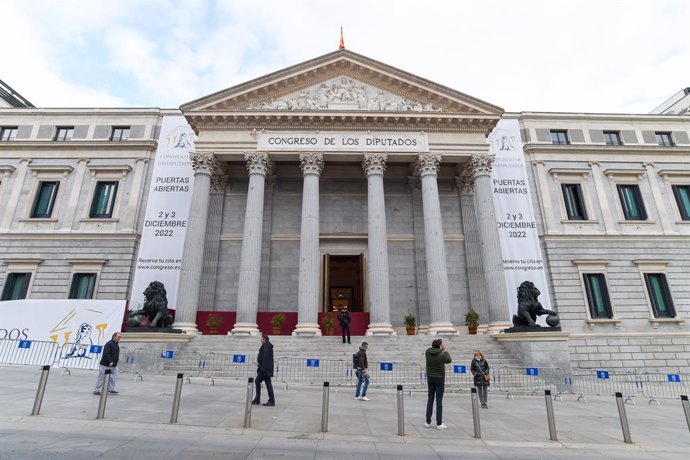 Fachada del Congreso de los Diputados en la 25 edición de las Jornadas de Puertas Abiertas, a 2 de diciembre de 2022, en Madrid (España). La Puerta de los Leones se abre hoy y mañana, 3 de diciembre, para celebrar las vigesimoquintas Jornadas de Puertas