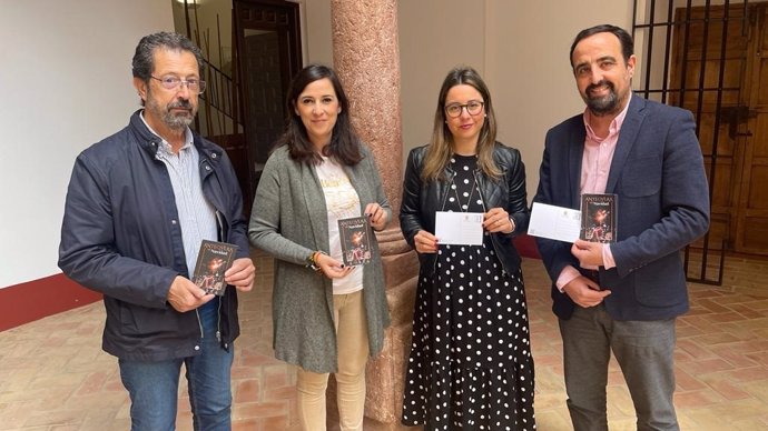 El Ayuntamiento de Antequera felicita la Navidad con 2.000 tarjetas prefanqueadas de Correos