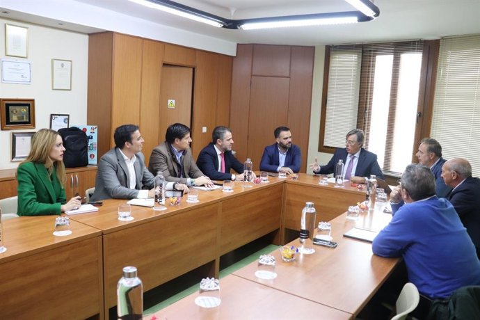 El PP aborda iniciativas con el sector hotelero para trabajar desde todas las administraciones.