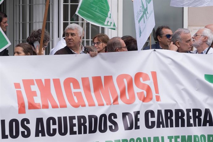 Imagen de archivo de una protesta de médicos en Sevilla