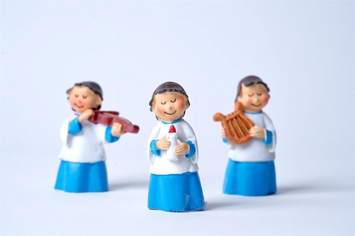 Una muestra de las figuras que se venderán en el belén solidario.