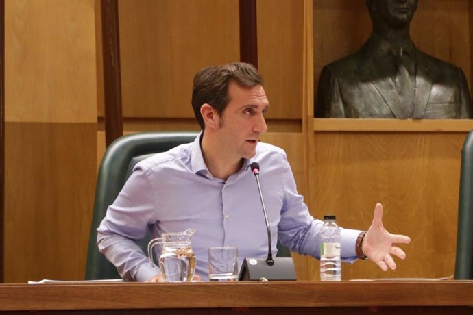 El consejero municipal de Participación y Relación con los Ciudadanos del Ayuntamiento de Zaragoza, Javier Rodrigo,