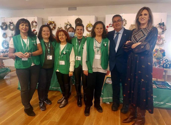 Inauguración de un rastrillo solidario a beneficio de la AECC en la Sala Zaida