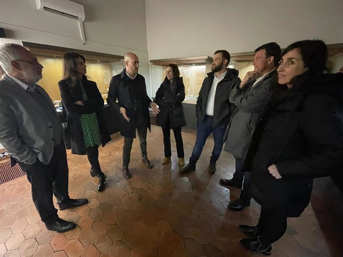 Visita del secretario general de Cultura del Ministerio de Cultura y representantes institucionales al Museo de Cáceres