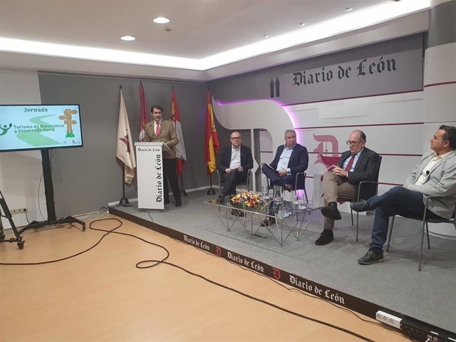 Suárez-Quiñones, durante su participación en el Club de Prensa de Diario de León sobre turismo de naturaleza y desarrollo rural.