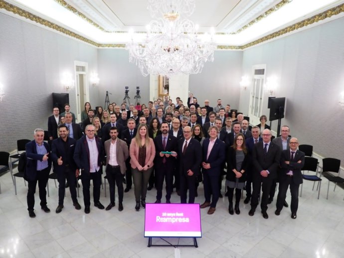 Roger Torrent junto a representantes de Cecot y Autoocupació en el acto de celebración de los 10 años del Centre de Reempresa de Catalunya