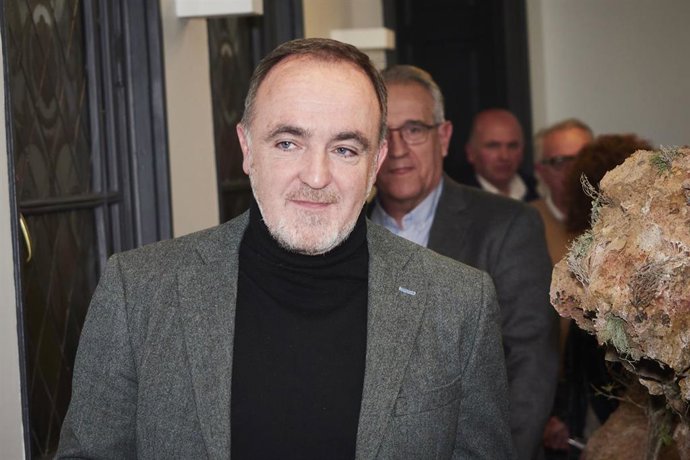 El presidente de UPN, Javier Esparza, durante una rueda de prensa, en la sede de UPN, a 12 de diciembre de 2022, en Pamplona, Navarra (España).