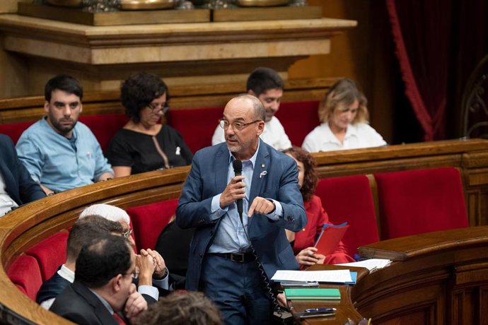 Archivo - El conseller de Derechos Sociales, Carles Campuzano. Archivo.