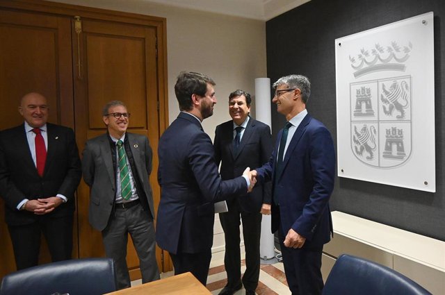 Constituida la Comisión de Simplificación de Cargas y Trabas Administrativas en CyL.