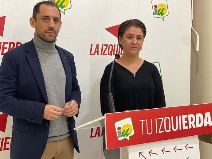 Sebastián Pérez e Irene Ruiz, en la sede provincial de su partido.