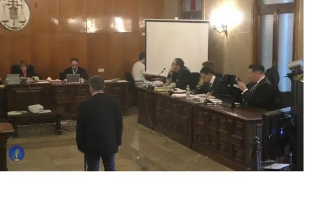 El condenado, durante la primera sesión del juicio en la Audiencia Provincial de Palma.