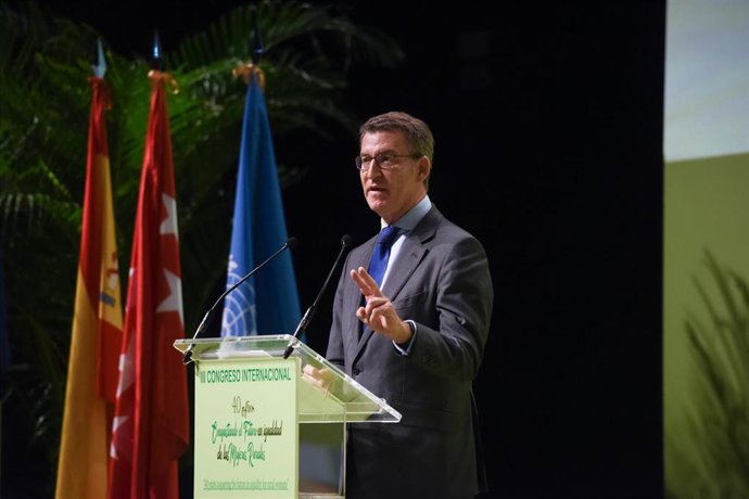 El presidente del Partido Popular, Alberto Núñez Feijóo, participa en el III Congreso Internacional de la Asociación de Familias y Mujeres del Medio Rural (AFAMMER), en el Hotel Auditórium, a 14 de diciembre de 2022, en Madrid (España). 