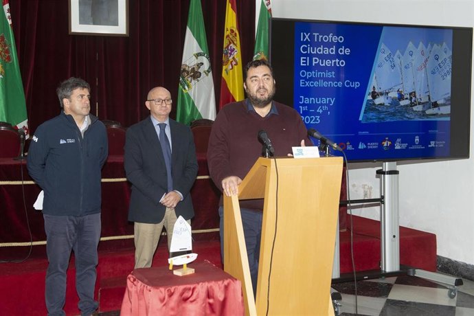El diputado provincial de Deportes, Jaime Armario, presenta el IX Trofeo Ciudad de El Puerto de Vela