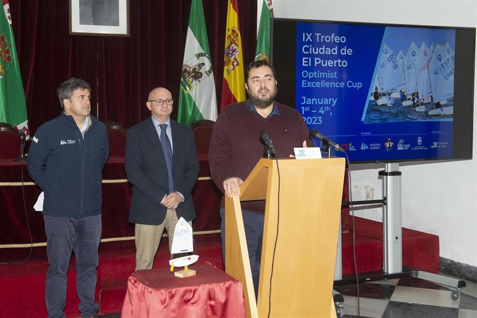El diputado provincial de Deportes, Jaime Armario, presenta el IX Trofeo Ciudad de El Puerto de Vela