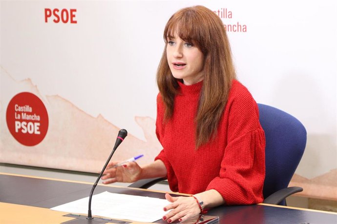 La diputada de PSOE, Diana López, en rueda de prensa.