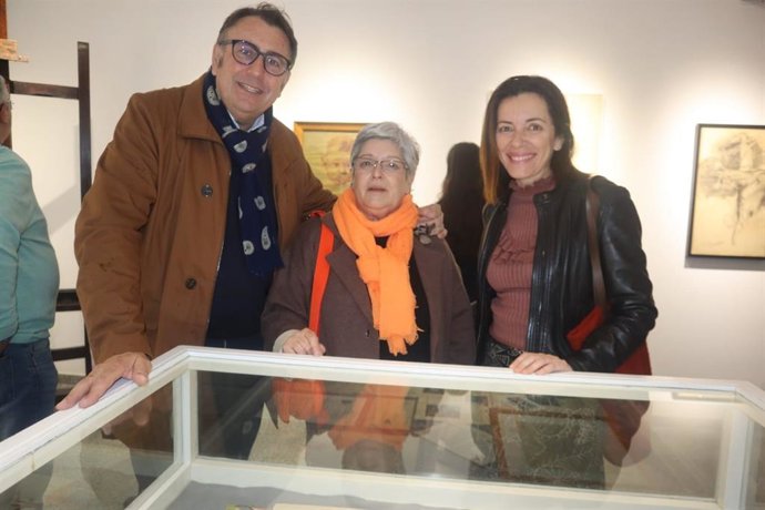 El Museo de Alcalá realiza una exposición sobre el pintor Romero Ressendi con las piezas donadas por su hija