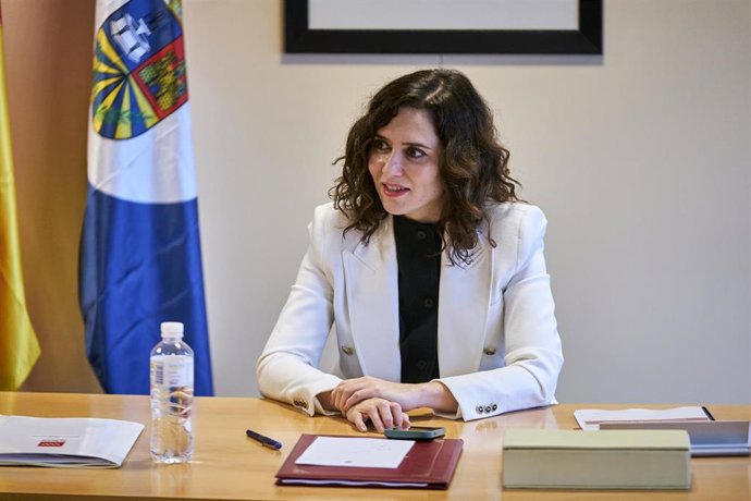La presidenta de la Comunidad de Madrid, Isabel Díaz Ayuso, presidie la reunión del Consejo de Gobierno en Fuenlabrada.