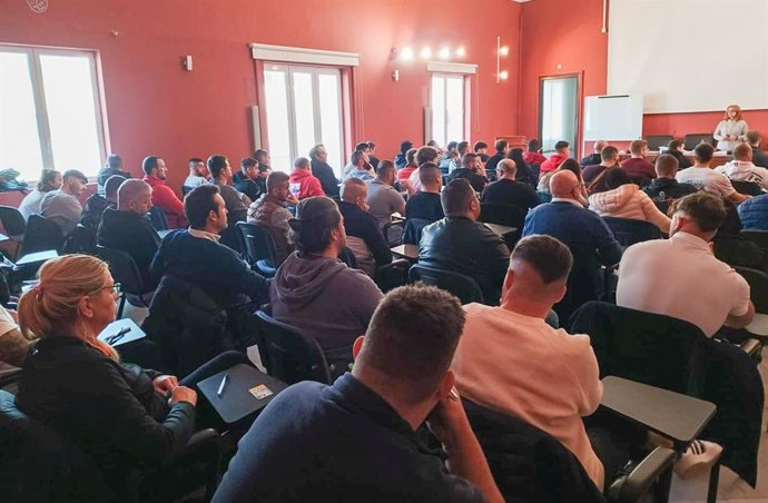 Un total de 209 personas se presentan al examen acreditativo para ser portero de discoteca