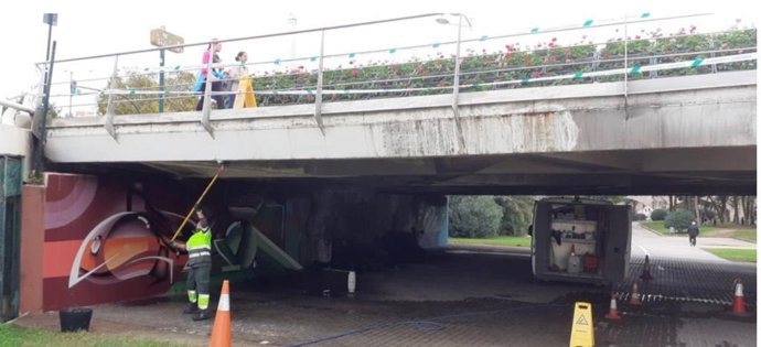 Imagen de arreglos en el Puente de las Flores.
