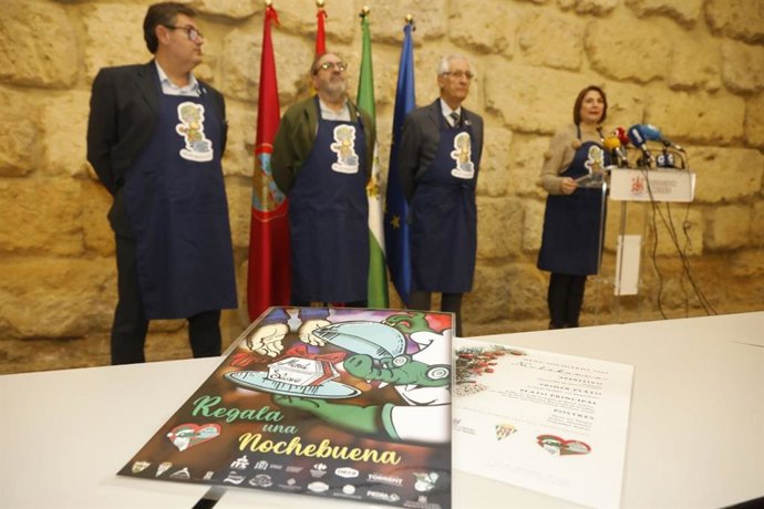 Presentación de la tercera edición del menú solidario que impulsan desde el Club Cocinillas CCF para unas 500 personas sin hogar en Córdoba.