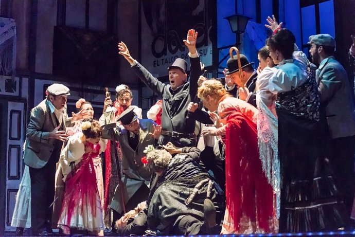 Archivo - Foto promocional de la zarzuela 'La verbena de la Paloma', que se representará en Salamanca
