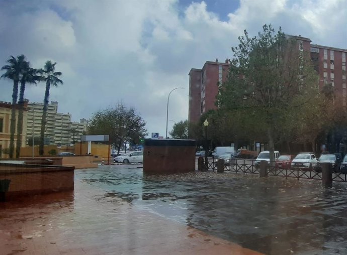 La Línea de la Concepción (Cádiz) afectada por el temporal de viento y lluvia