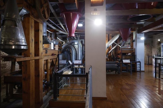 EL MUSEO DEL ARROZ INAUGURA SU EXPOSICIÓN SOBRE LA VEGETACIÓN DE LA ALBUFERA CON UN RECORRIDO DIDÁCTICO