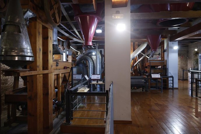 EL MUSEO DEL ARROZ INAUGURA SU EXPOSICIÓN SOBRE LA VEGETACIÓN DE LA ALBUFERA CON UN RECORRIDO DIDÁCTICO