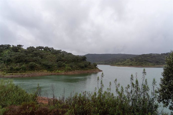 Vista del Pantano de la Minilla