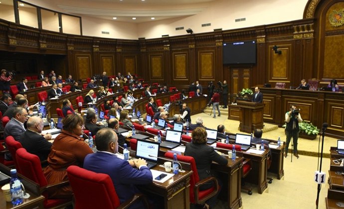 Archivo - Sesión del Parlamento de Armenia
