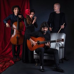 Archivo - Portada del proyecto 'Caminos' del guitarrista Chicuelo, junto con el cellista Martín Meléndez, el batería David Gómez y la bailarina Karen Lugo