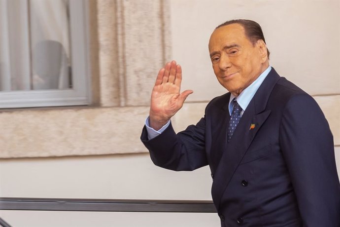 Archivo - 21 October 2022, Italy, Rome: Forza Italia leader Silvio Berlusconi arrives at the Presidential Palace after a meeting with Italian President Sergio Mattarella as part of a round of consultations with party leaders to form a new government. Ph
