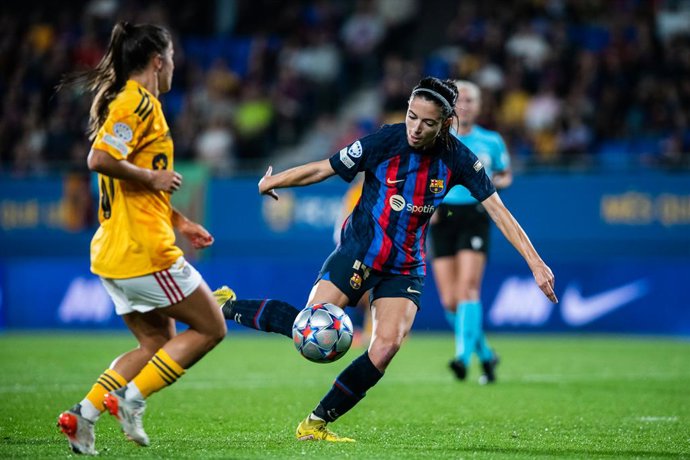 Archivo - 14 Aitana Bonmati of FC Barcelona in action during the UEFA Womens Champions League, football match played between FC Barcelona and Benfica at Johan Cruyff Stadium on October 19, 2022 in Barcelona, Spain.
