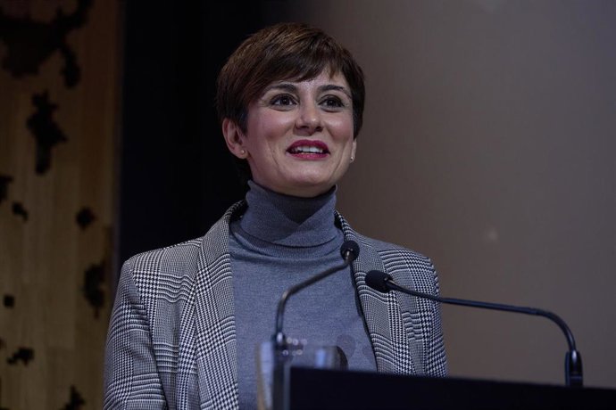 La ministra de Política Territorial y Portavoz del Gobierno, Isabel Rodríguez, clausura la Jornada sobre Secreto profesional, asignatura pendiente, en CaixaForum, a 14 de diciembre de 2022, en Madrid (España). La Federación de Asociaciones de Periodis