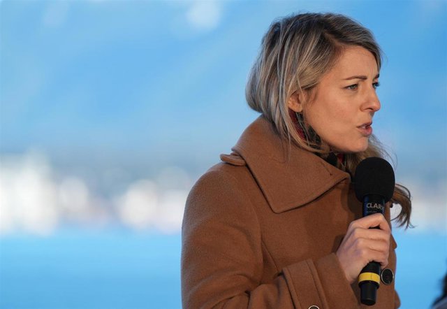 La ministra de Exteriores de Canadá, Melanie Joly, en Vancouver