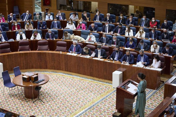 Archivo - La candidata de Vox a las elecciones de la Comunidad de Madrid, Rocío Monasterio, interviene en el Pleno