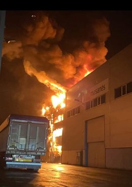 Incendio de la nave en Barros.