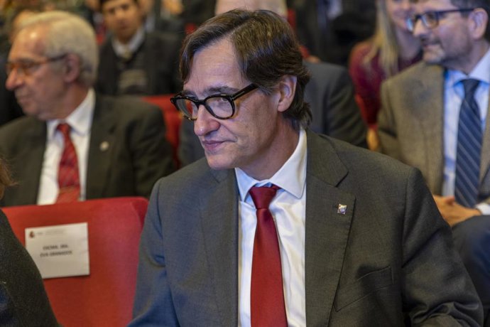 El líder del PSC, Salvador Illa, asiste al acto del 44 aniversario de la Constitución, a 5 de diciembre de 2022.