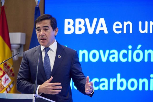 Archivo - El presidente de BBVA, Carlos Torres Vila, interviene en un encuentro empresarial de CEOE y CEPYME
