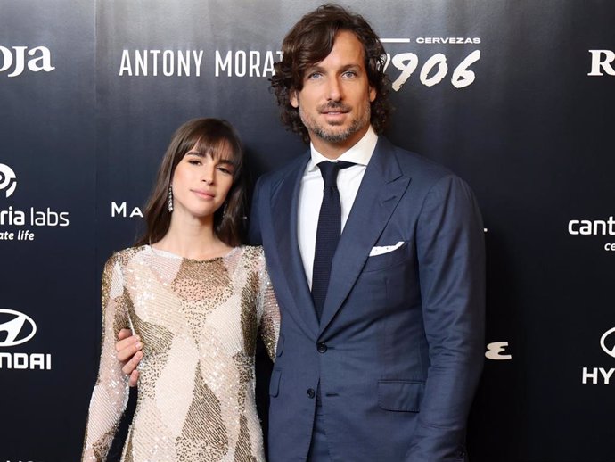 Feliciano López y Sandra Gago en los Premios Esquire