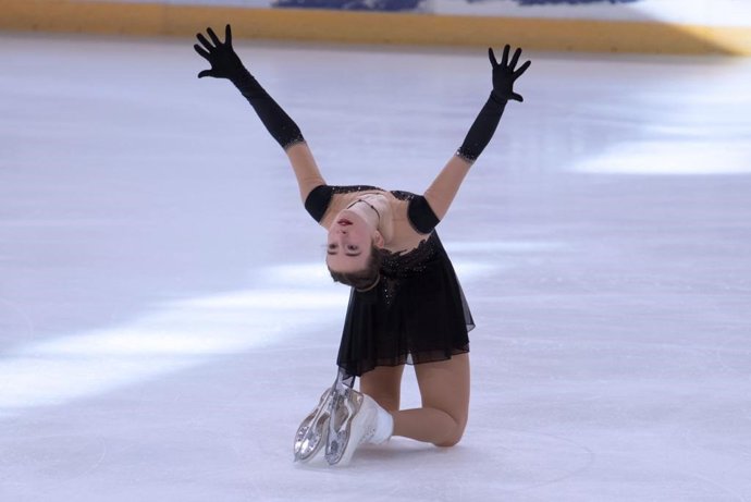 Ruth García Solana, del Club Hielo Rioja, única representante femenina en el Campeonato de España Absoluto de Patinaje Artístico